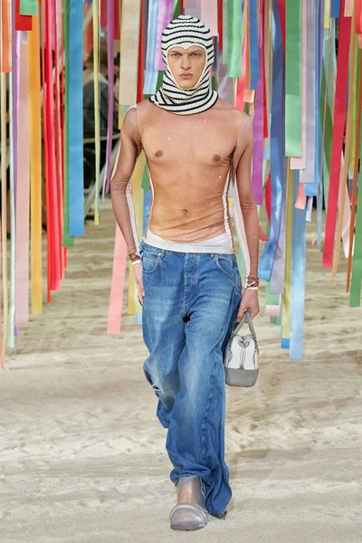 Look 40